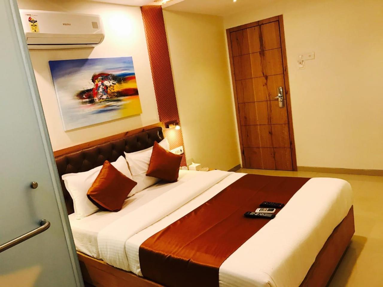 Grandeur By Avion Palace Near T2 International Airport Mumbai Exterior foto